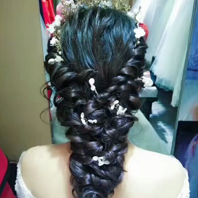艾慕婚紗禮服會(huì)館