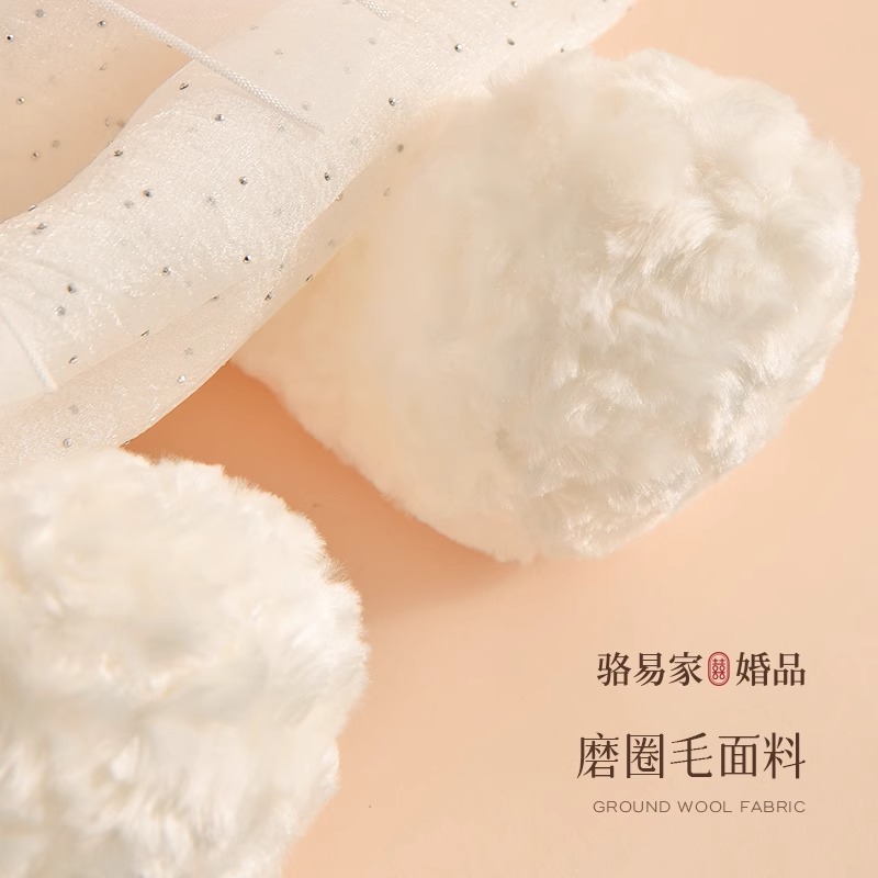 「婚纱熊」骆易家压床娃娃一对