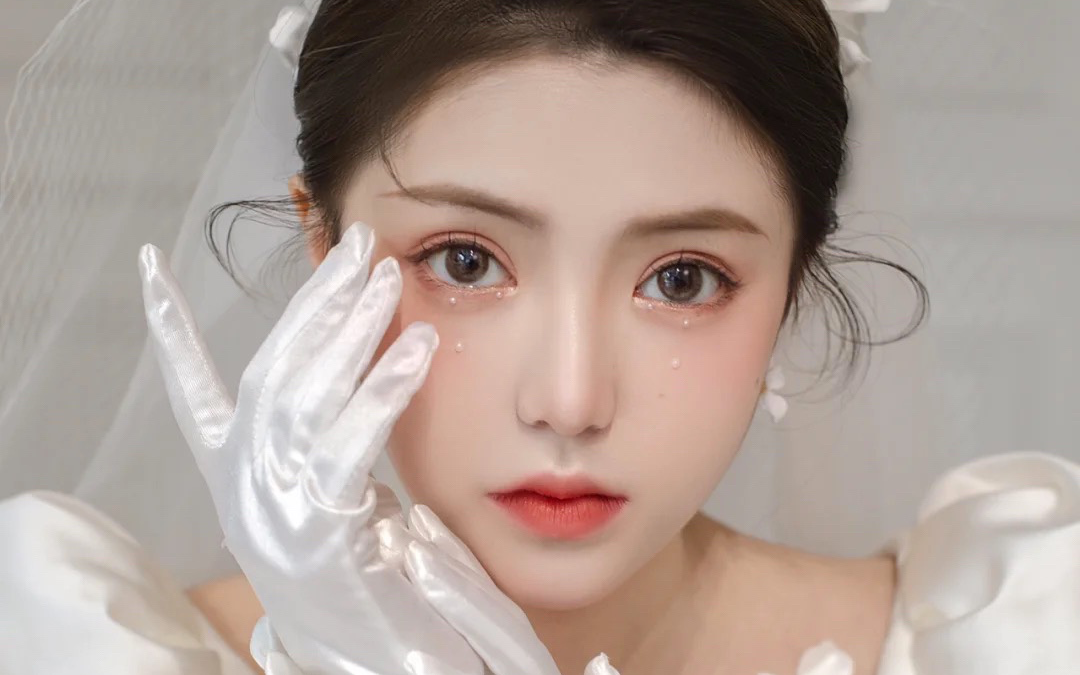 〈笑语.造型馆〉白月光缎面造型