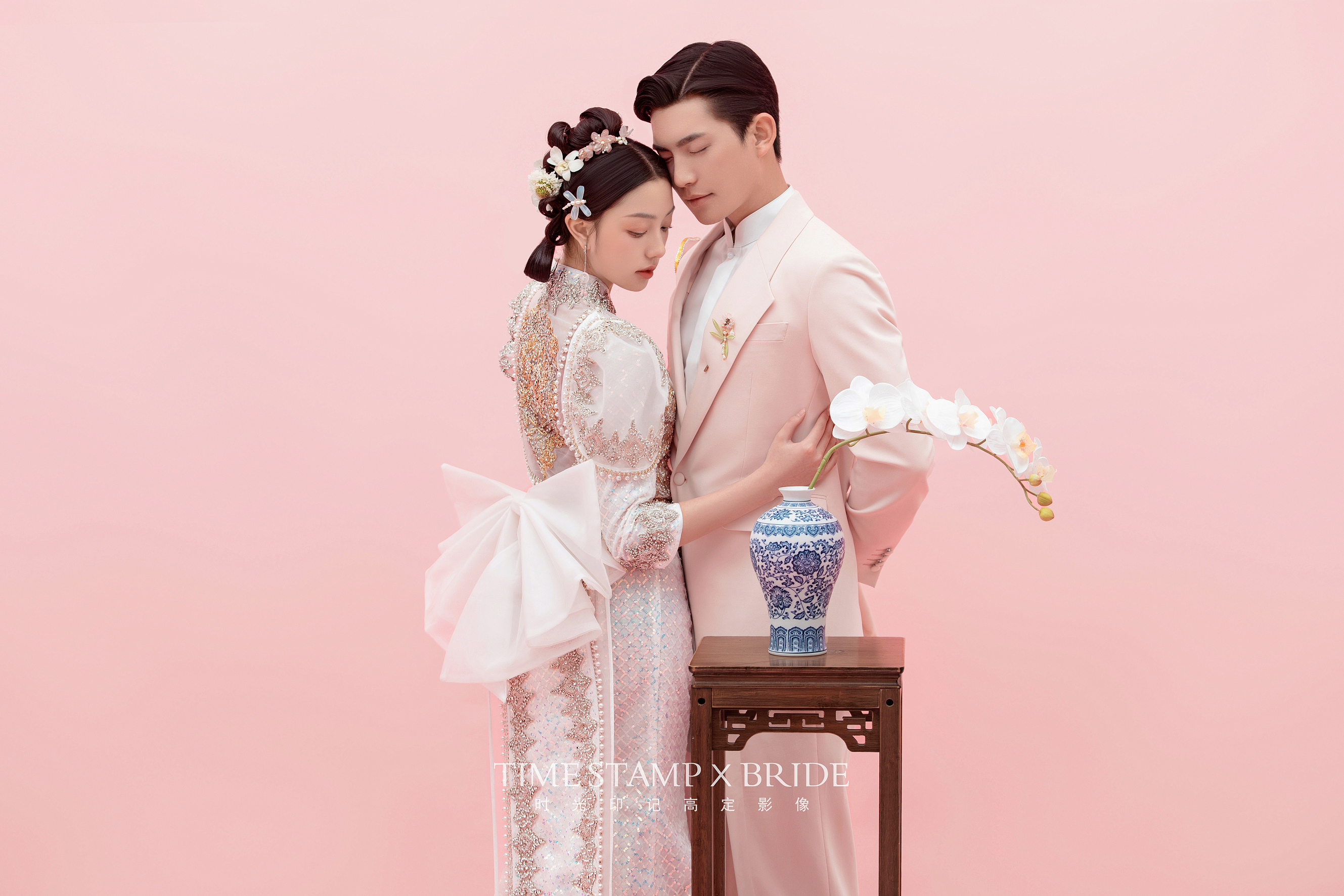 这套新中式秀禾婚纱照，太粉太嫩了吧！