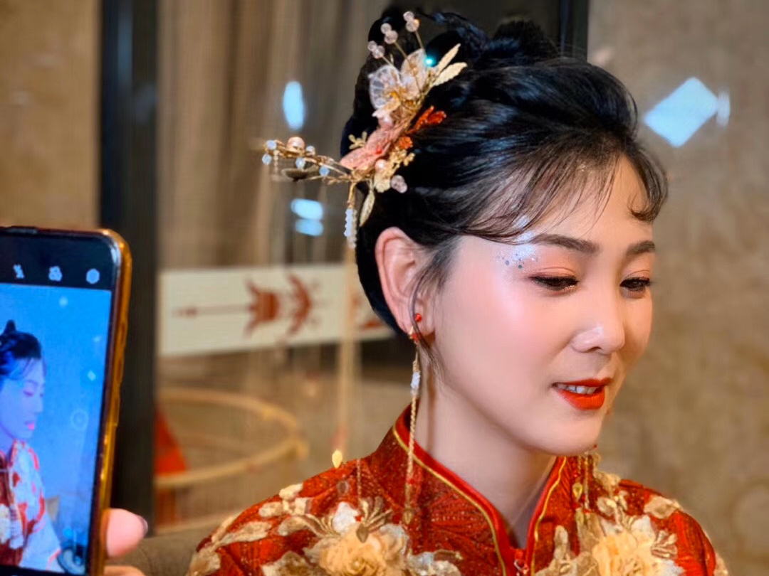 Miss倩资深档化妆师新娘跟妆