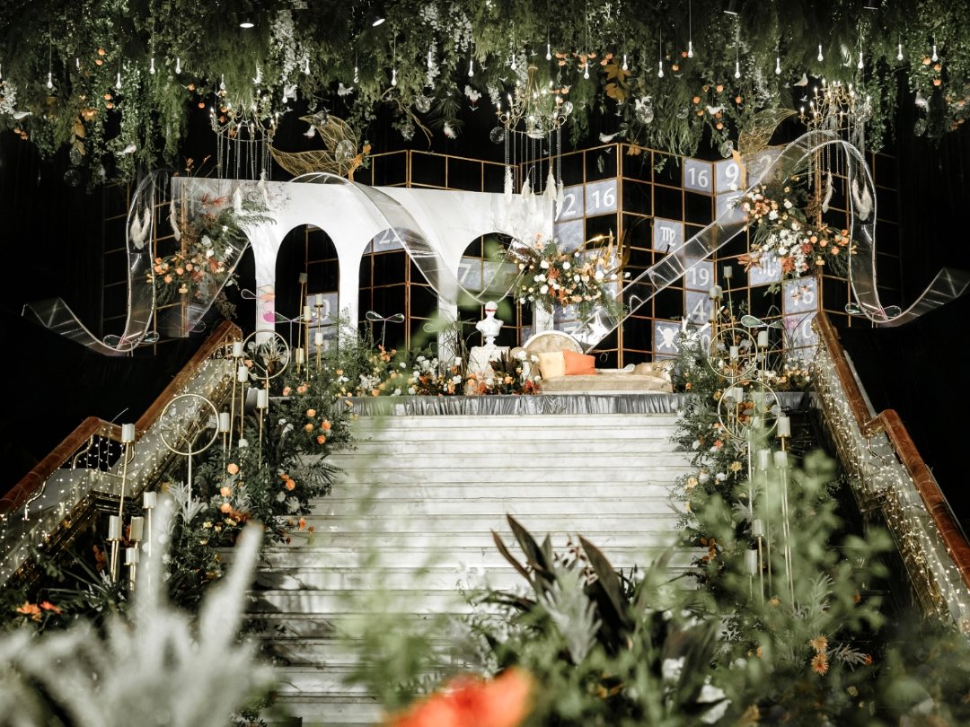 白绿Ins定制室内暗场婚礼