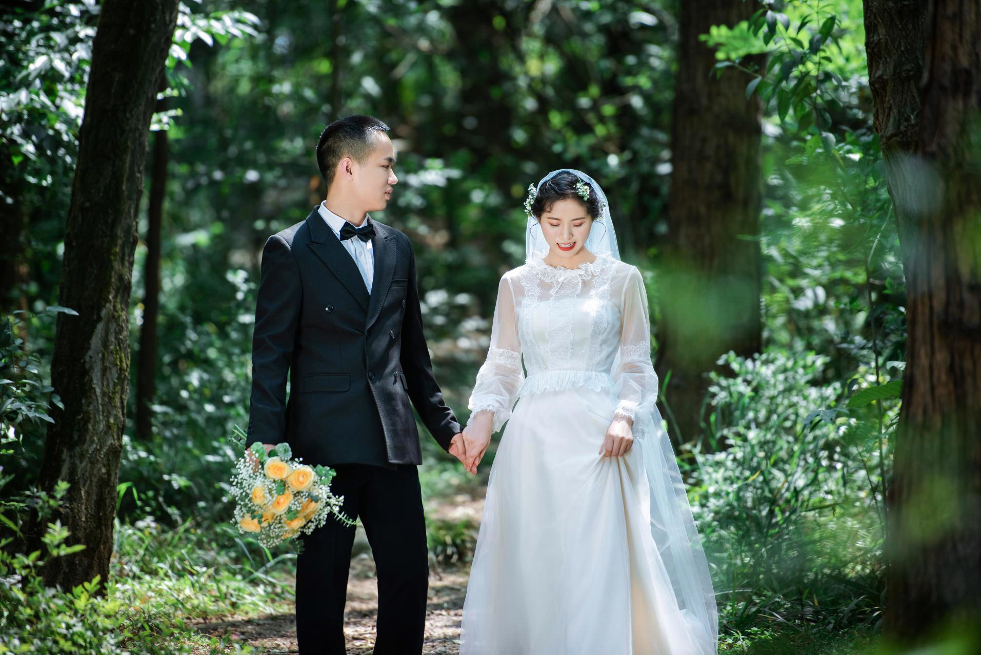 各位觉得我4千多的婚纱照值吗？