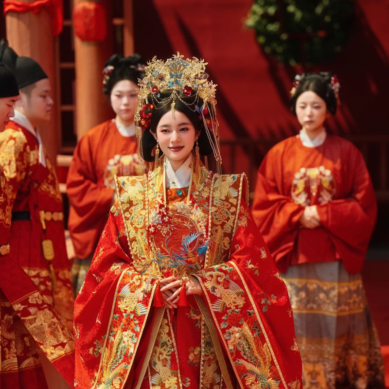 【进店必拍】专属总监服务+一站式玩转拍|婚纱摄影