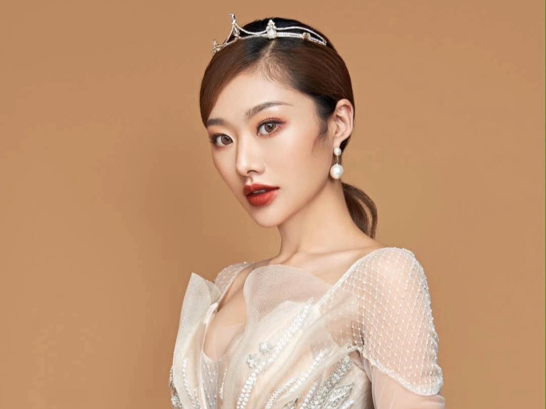 首席化妆师    婚礼跟妆