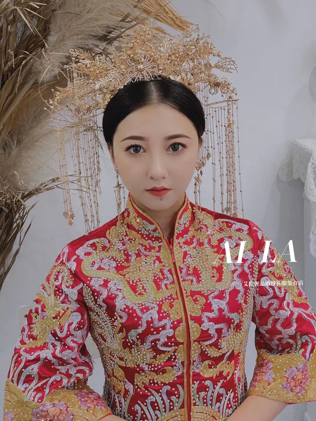 抹胸  蝴蝶钻拖尾蓬蓬婚纱