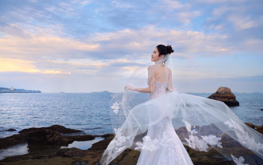 「客·无法拒绝海边礁石小众婚纱照」