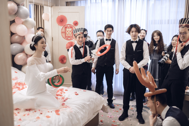 婚礼重头戏，抢亲新高度～