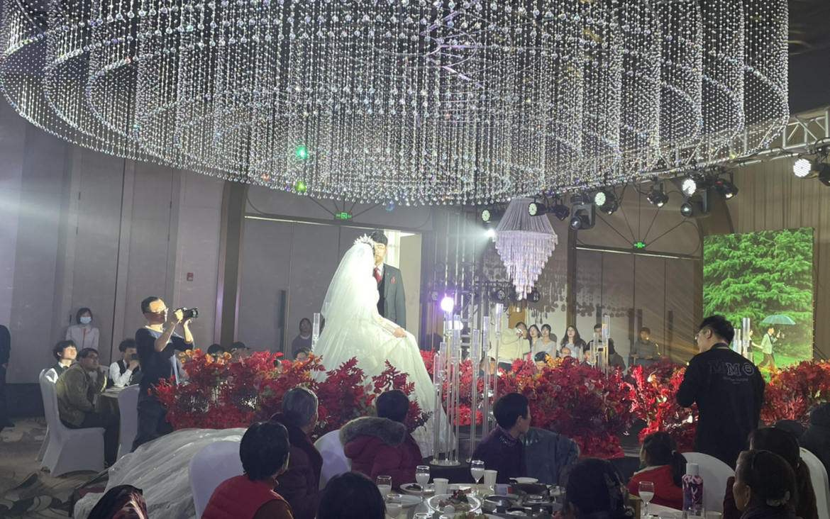 依佰莲婚礼-城堡水晶之恋主题婚礼