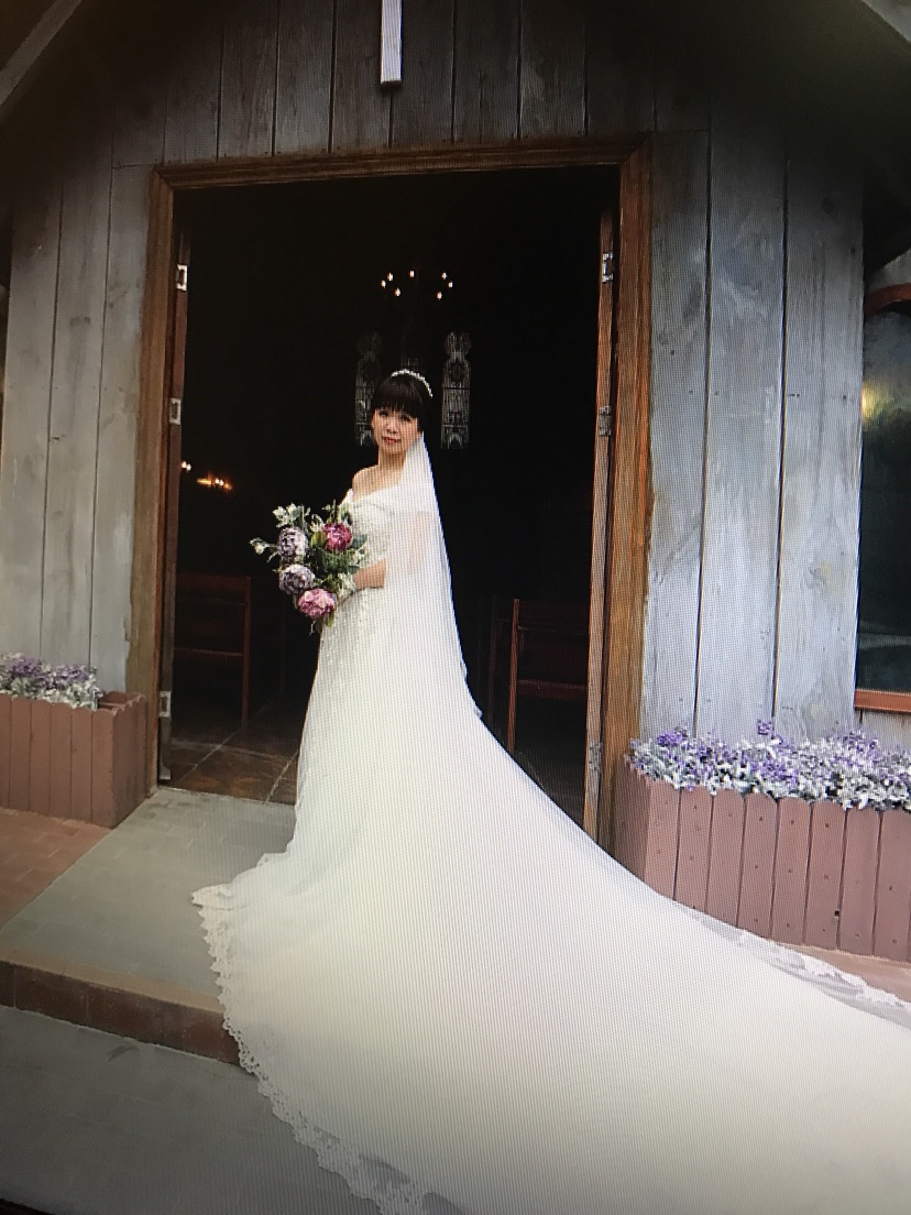 婚纱旗舰店_婚纱图片唯美(3)