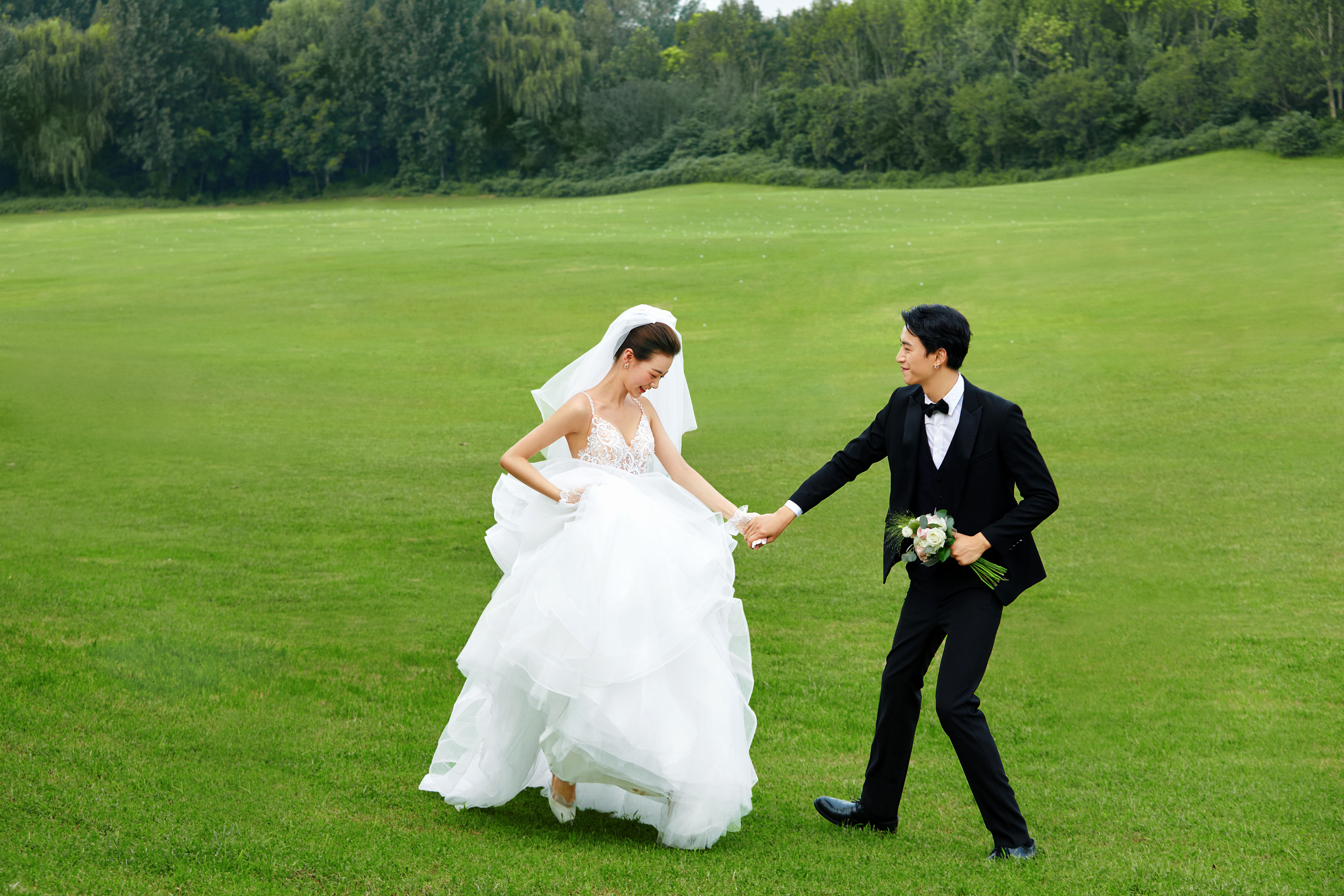 【春夏抢档】立减3000！内外景双拍&送全新婚纱