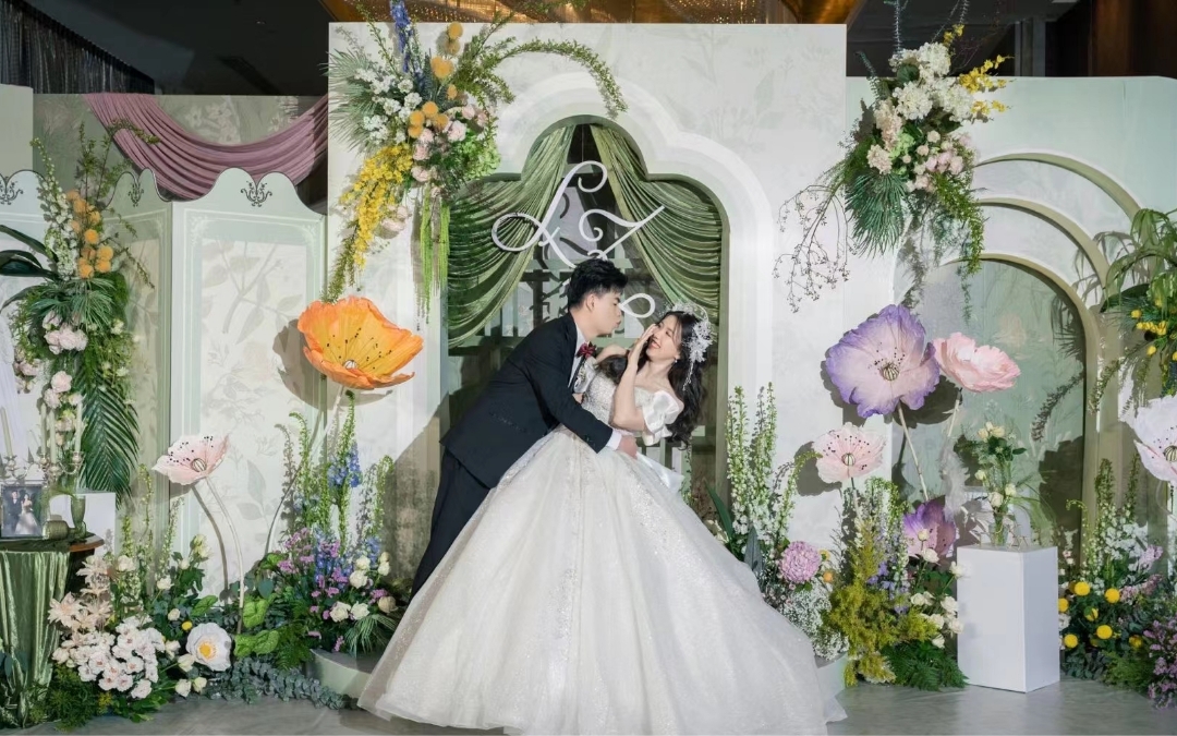 绿色小清新韩式婚礼下单送婚车装饰