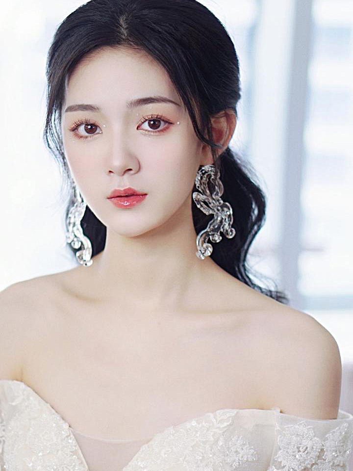 [热卖推荐]首席档半天新娘跟妆3妆+3造+妈妈妆