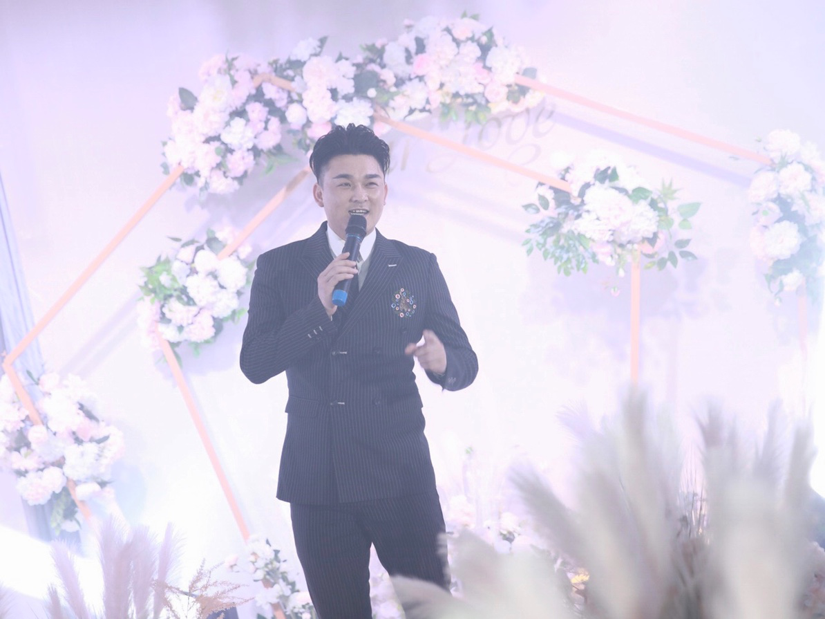 中西式婚礼主持
彩排+音乐编排+DJ