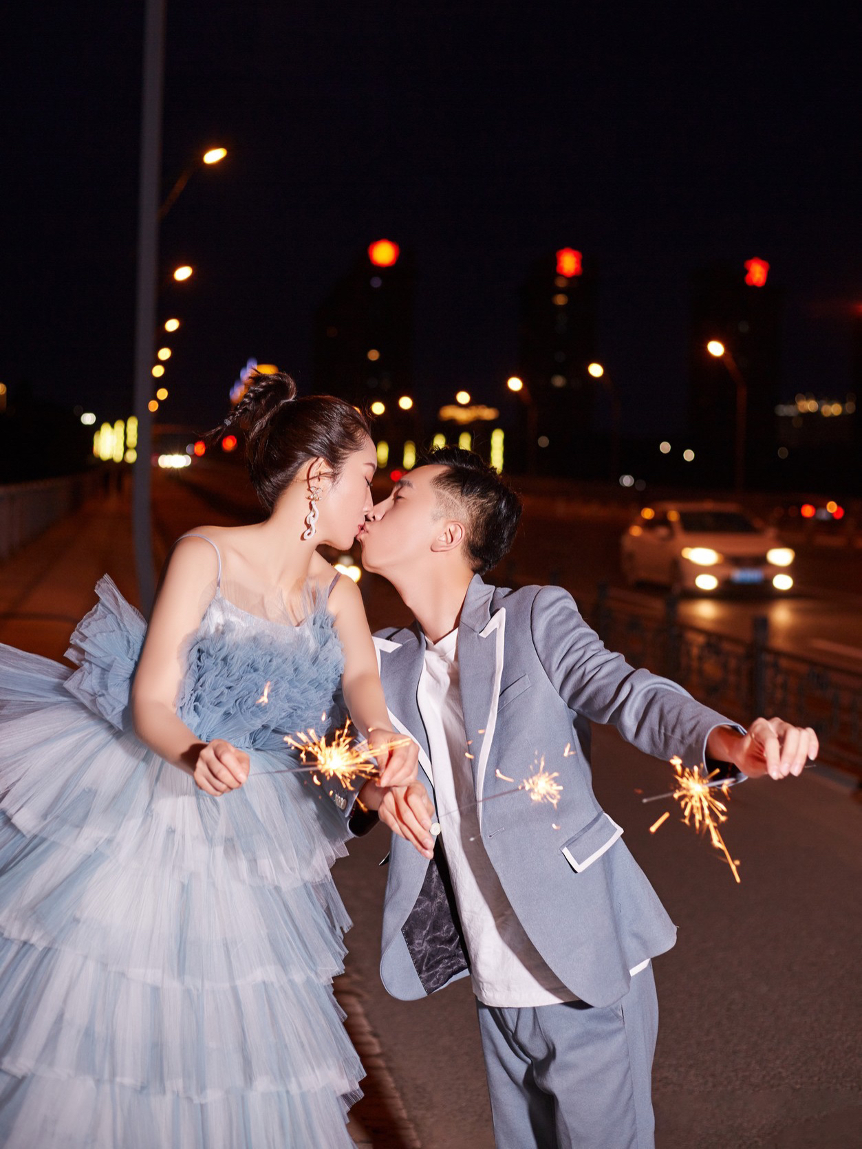 拍婚纱照时服装怎么选
