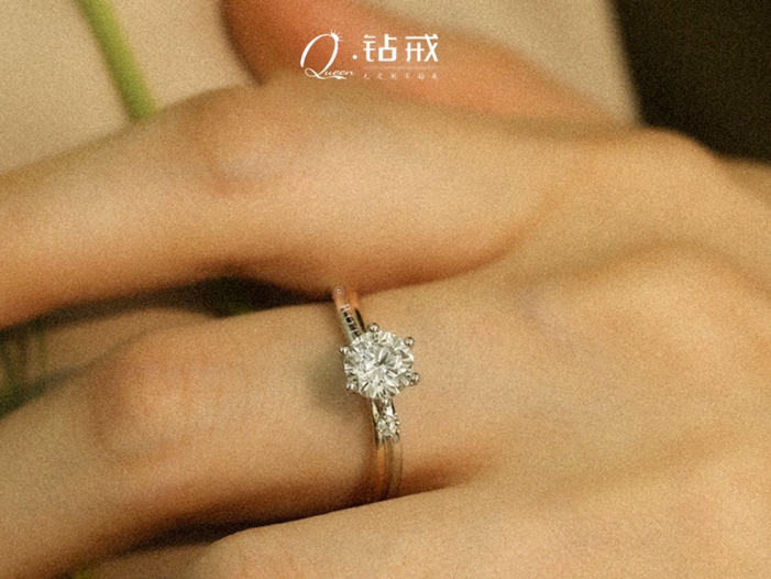 QUEEN[星虹]双色金简洁结婚钻戒