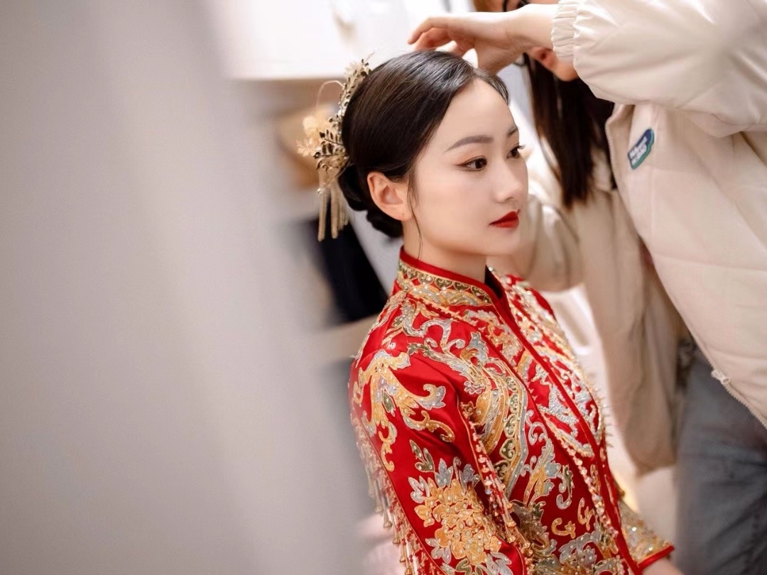 新娘全天跟妆(套餐可免租秀禾服)