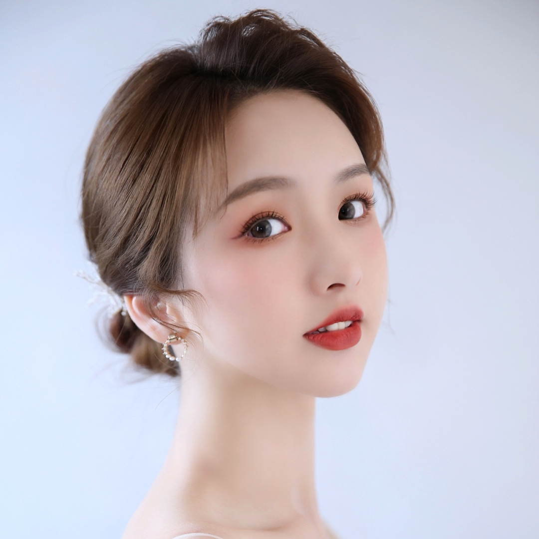 总监单次新娘妆容造型+赠送伴娘妆