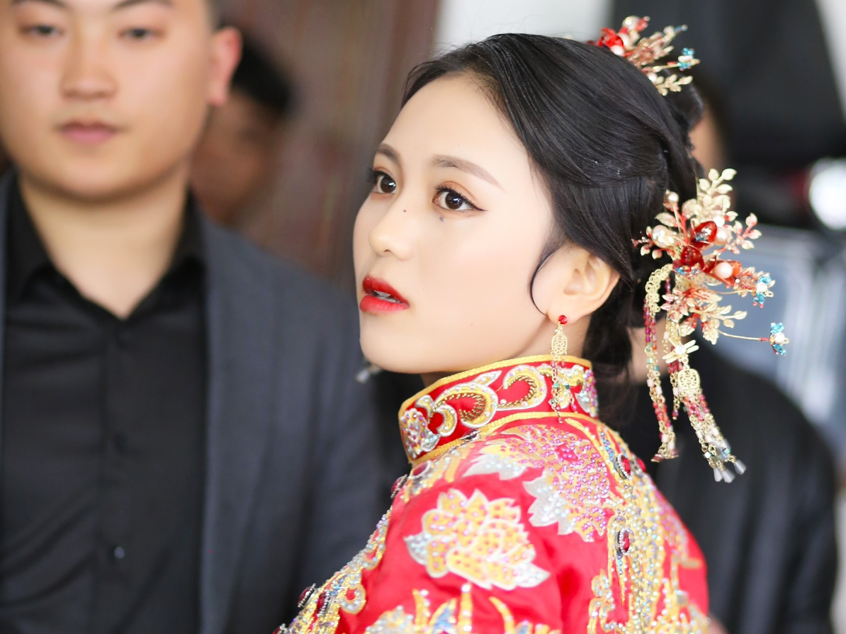 资深化妆师凌晨妆接亲单妆