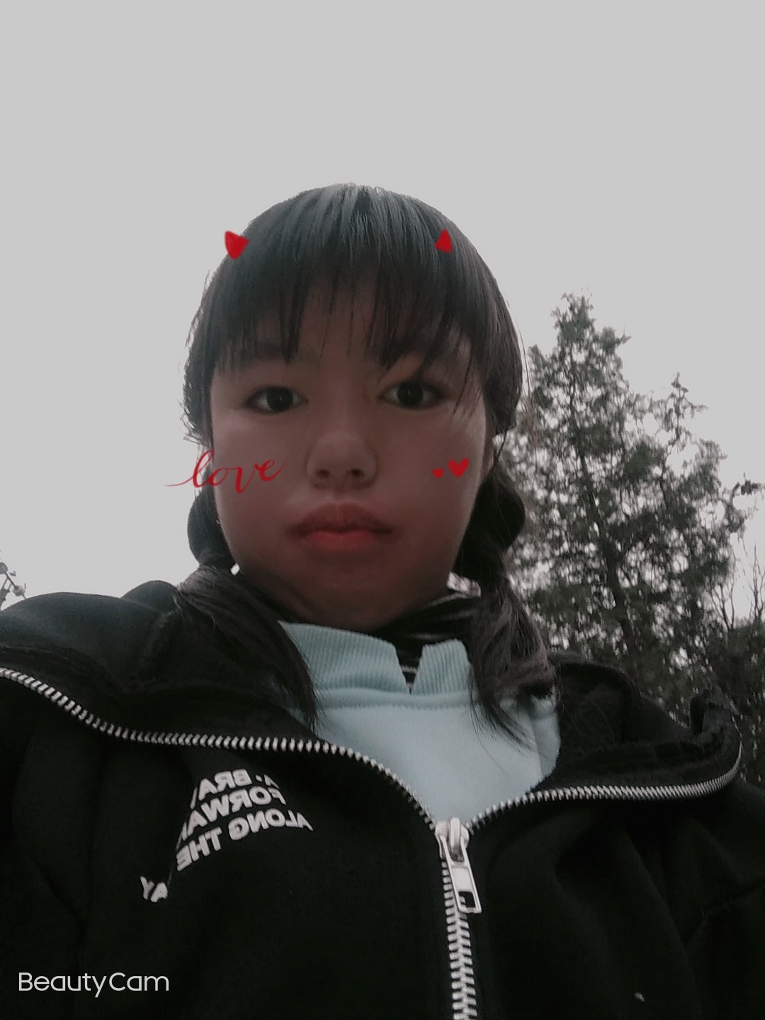 照片好看吗？第一次拍，你们喜欢不喜欢？喜欢了给我点个赞吧，不喜欢