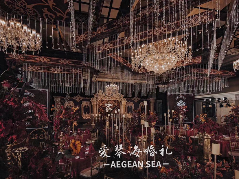 送你一份满载水晶
  高端大气的一站式婚礼