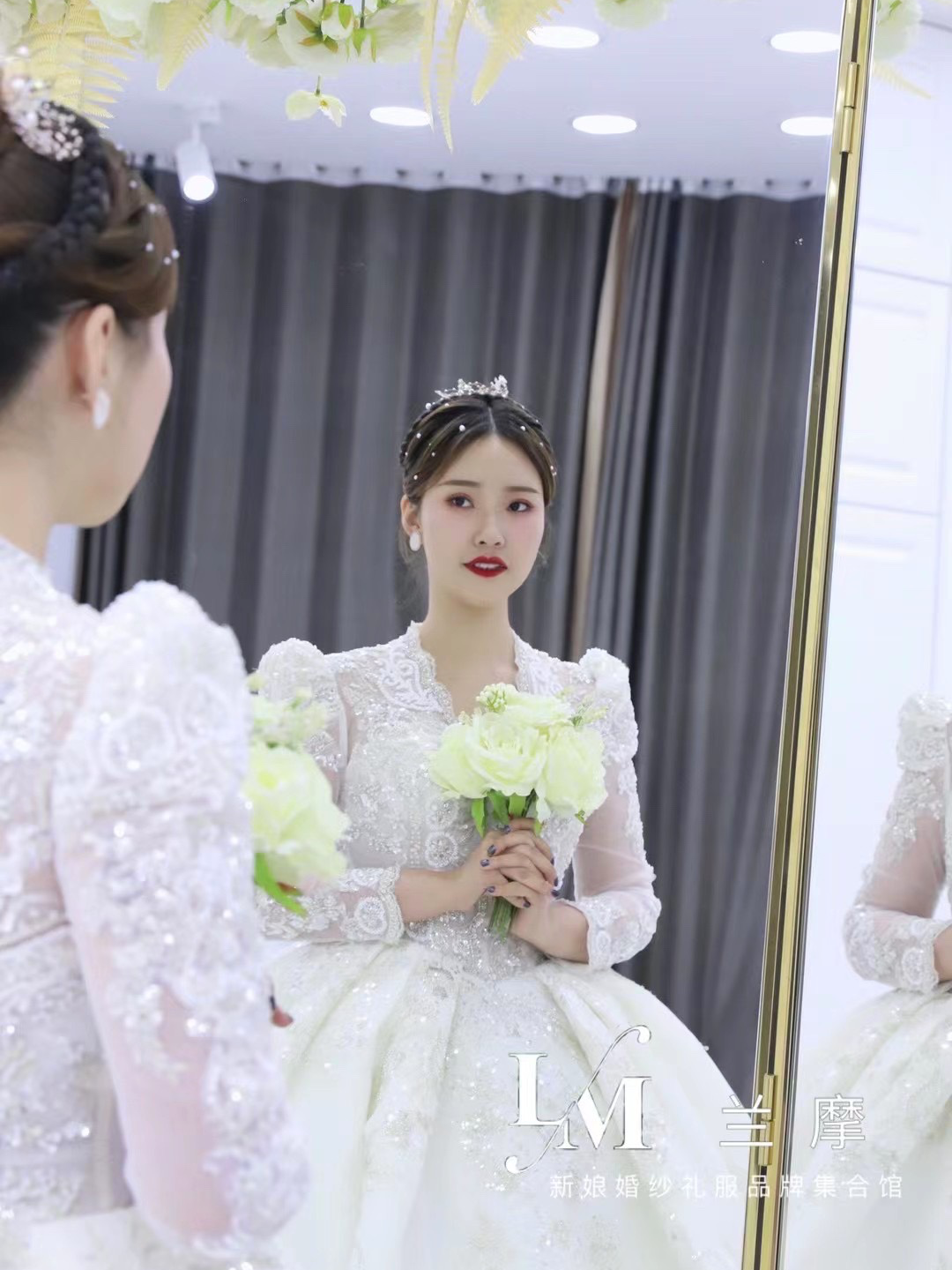 2880高端十二件套婚纱礼服加跟妆