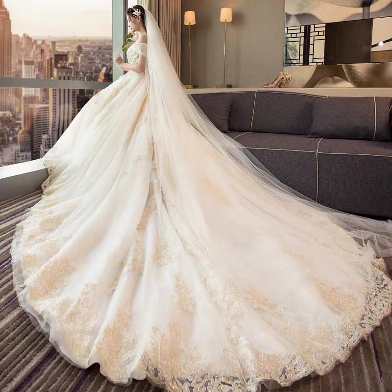 主婚纱礼服转让