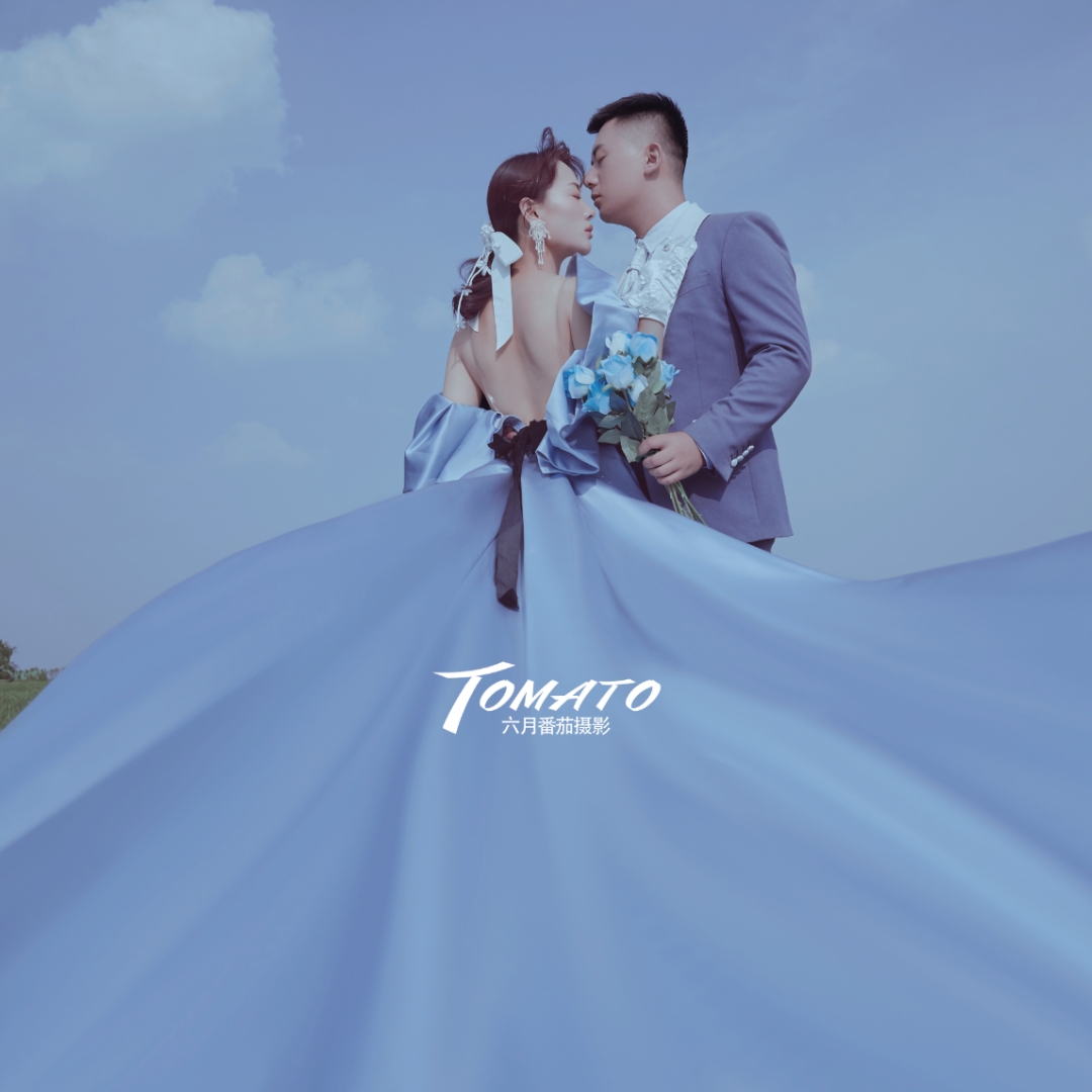 打卡秋日网红草坪婚纱照