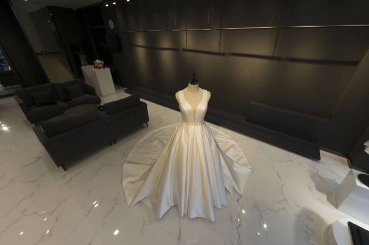 初见婚纱礼服馆