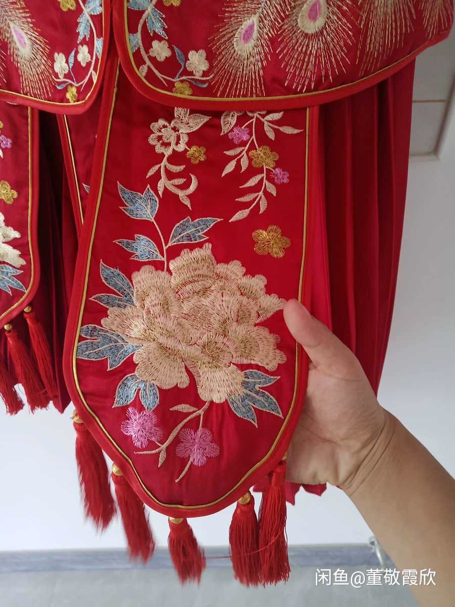 拖尾婚纱秀禾