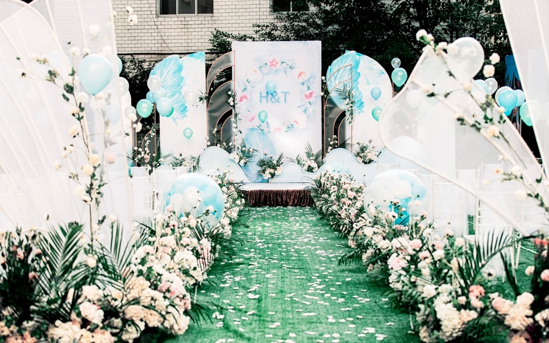 橙色系秋色系户外草坪婚礼