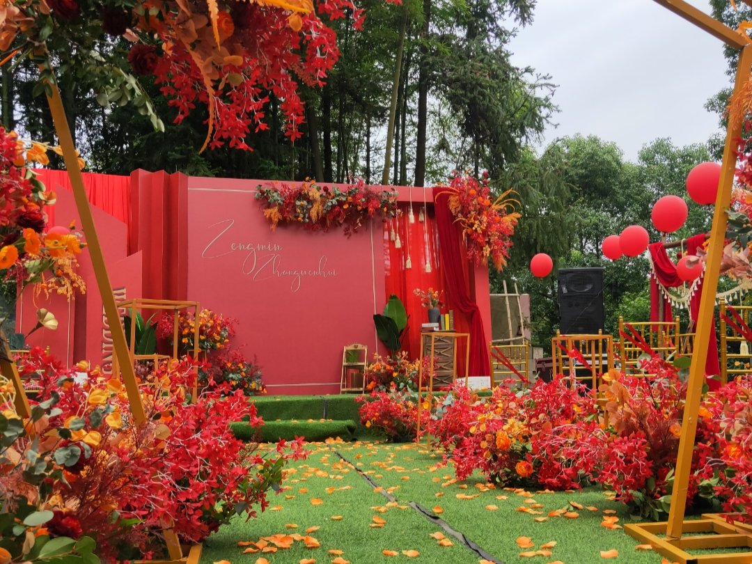   橙紅色婚禮 性價比超高