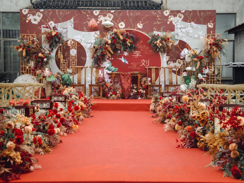 户外中式 庭院婚礼 红色金色渲染
