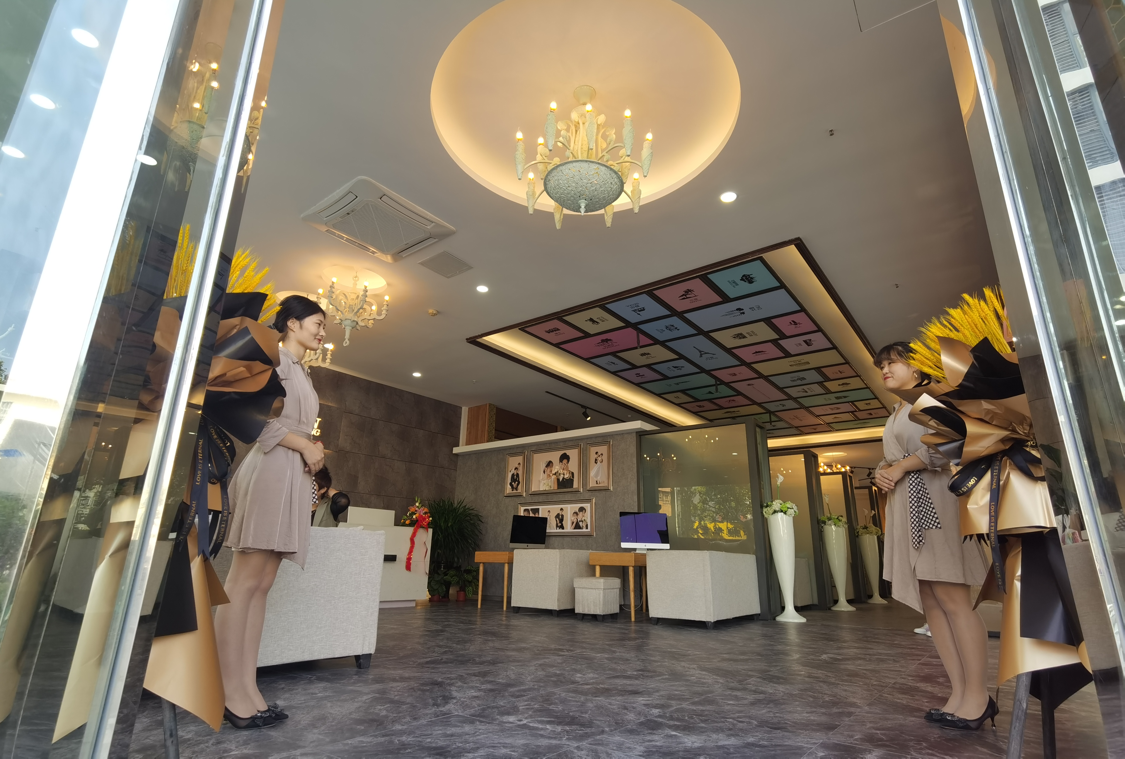 罗曼庭婚纱摄影(青岛旗舰店)店铺环境