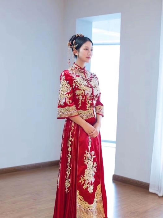 【店长主推】精品婚纱套系+新娘跟妆+送伴娘服