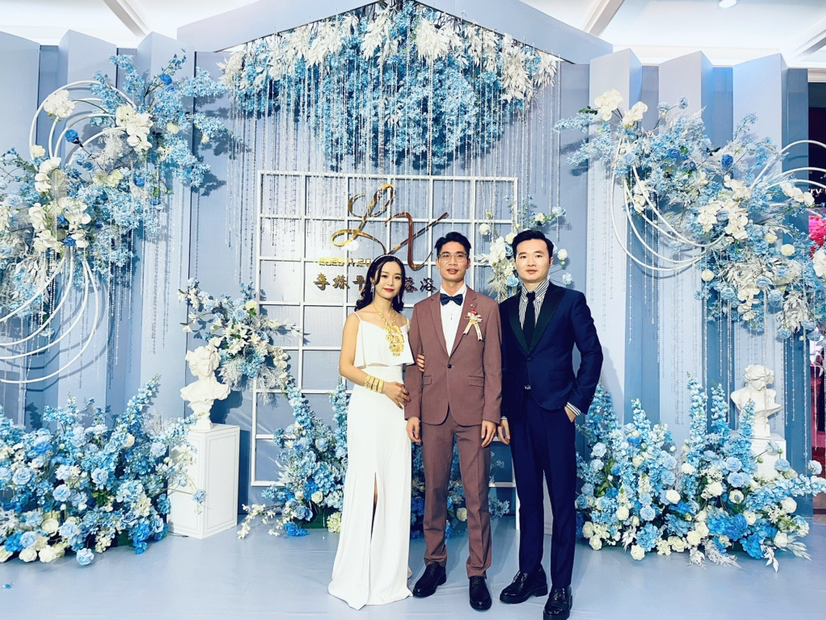 资深主持+专业流程策划+彩排+音乐