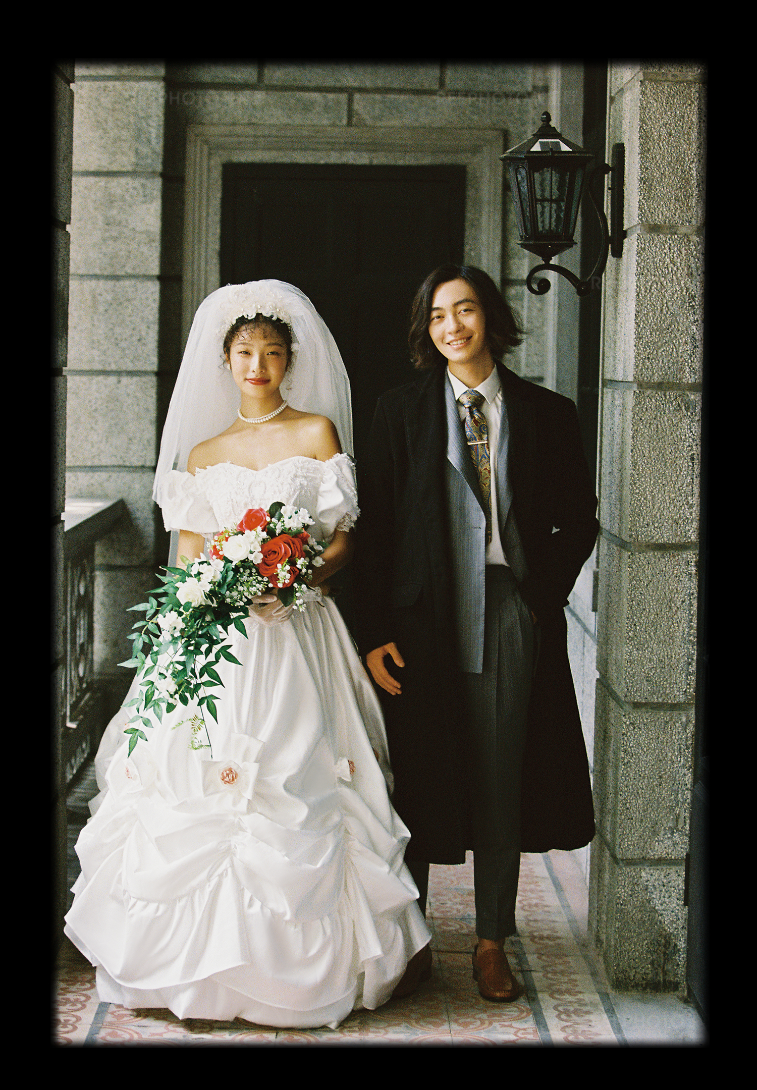 港风系列婚纱照！爱以玫瑰，向以永生