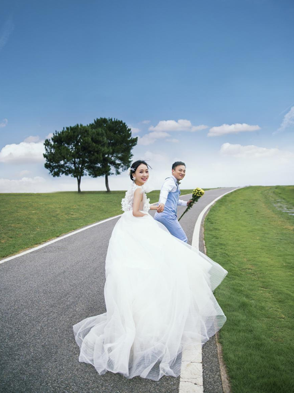 幸福纪婚纱_枪神纪奶妈婚纱皮图片(2)