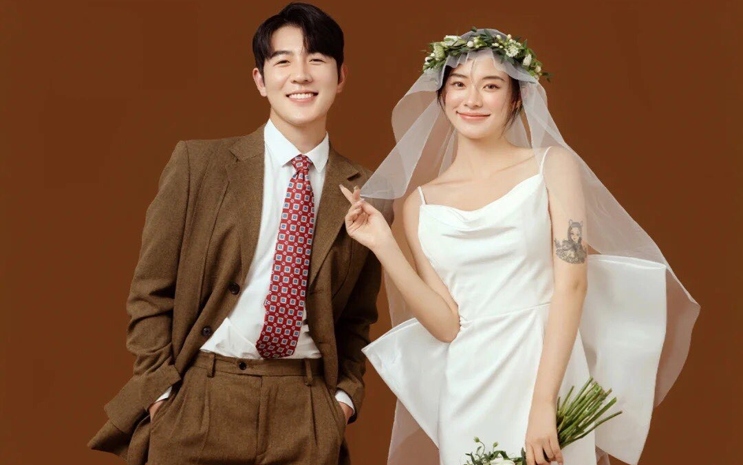 秋冬必拍!!暖咖色系簡約高級感室內婚紗照