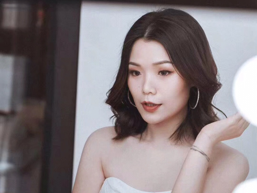 职场职业妆，舞台妆，各类妆面期待合作