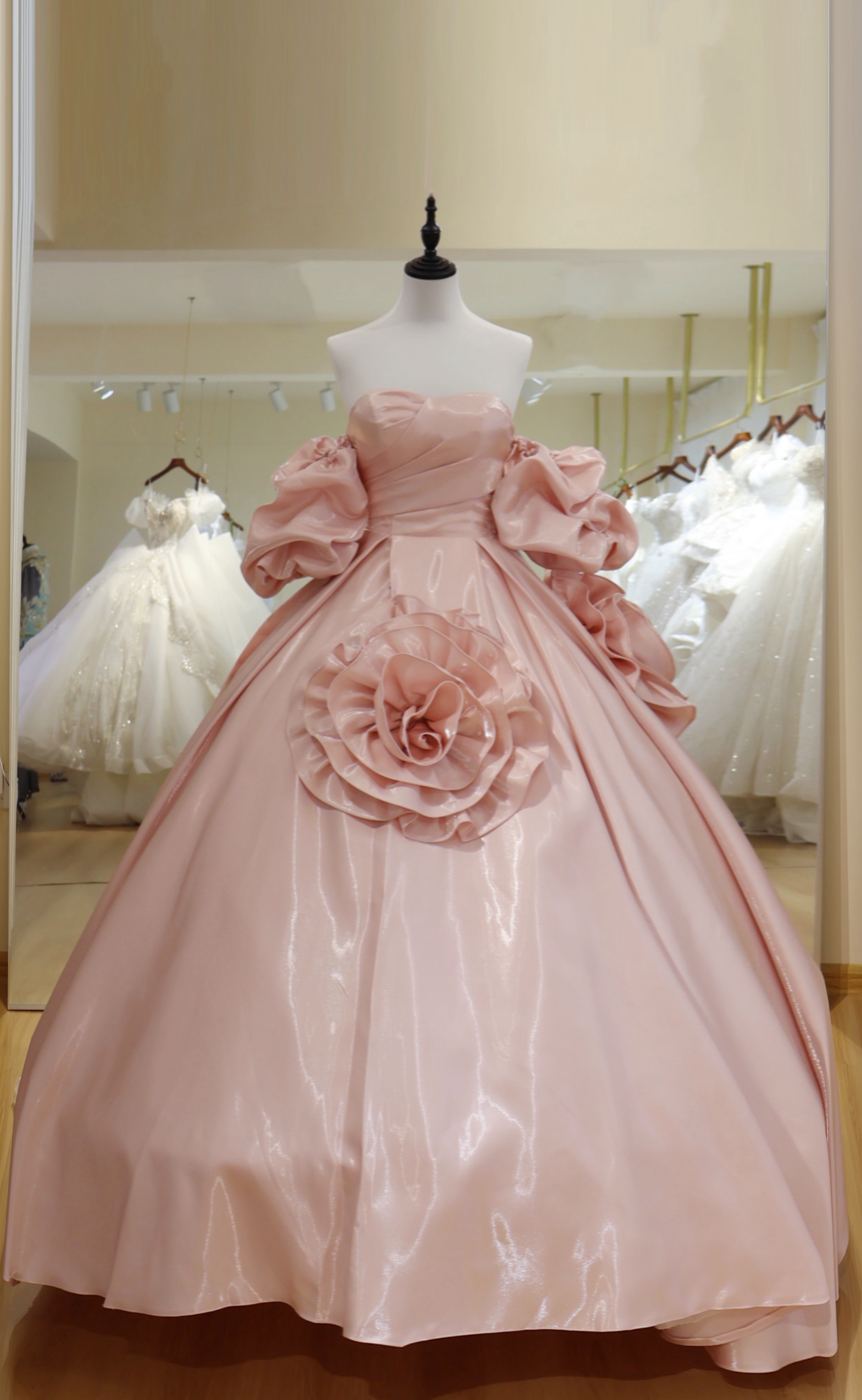 南木婚纱｜温柔气质樱花粉色礼服