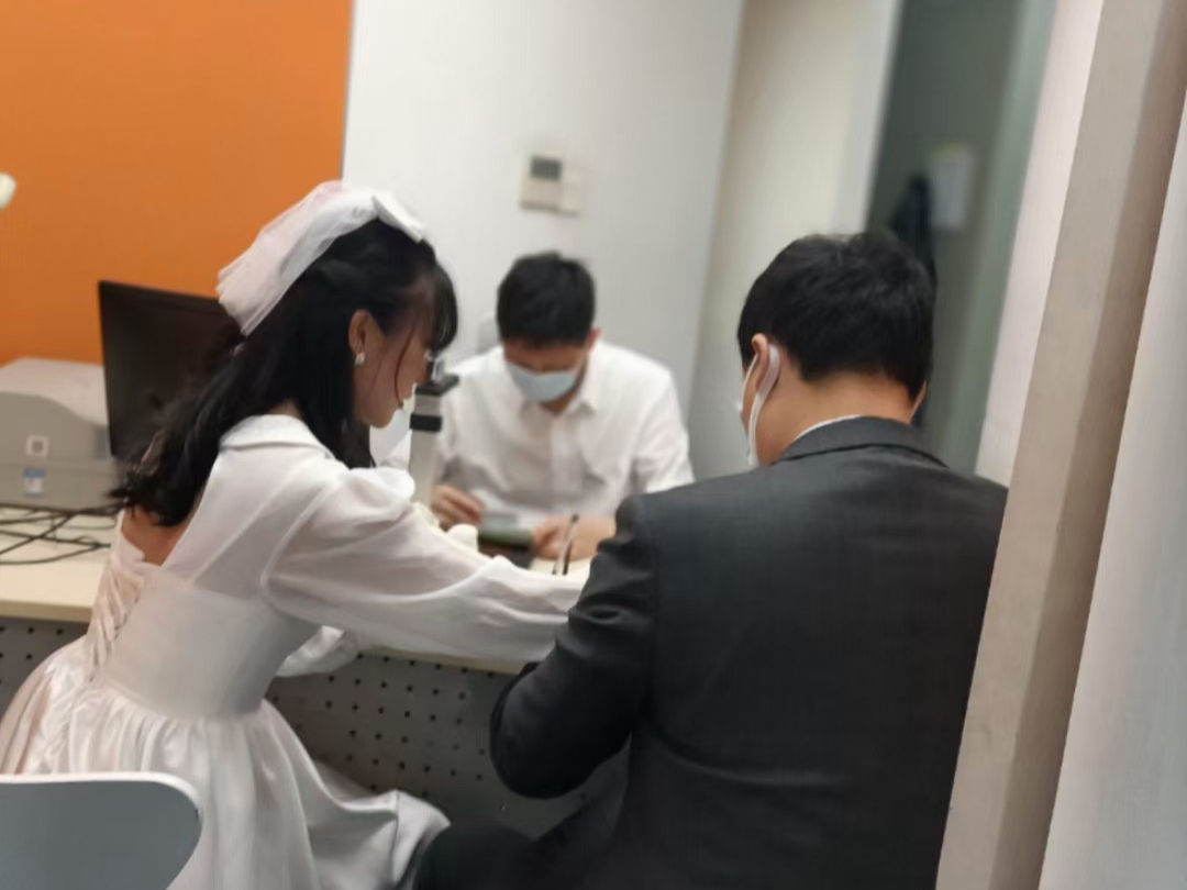 出门造型+仪式敬酒服半天跟妆送妈妈妆