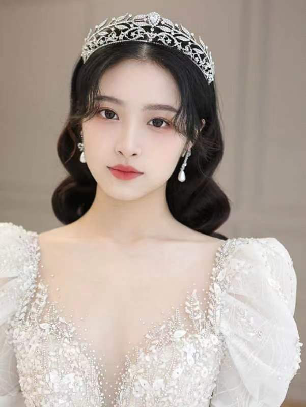 一站式婚礼跟妆跟拍婚纱礼服全含