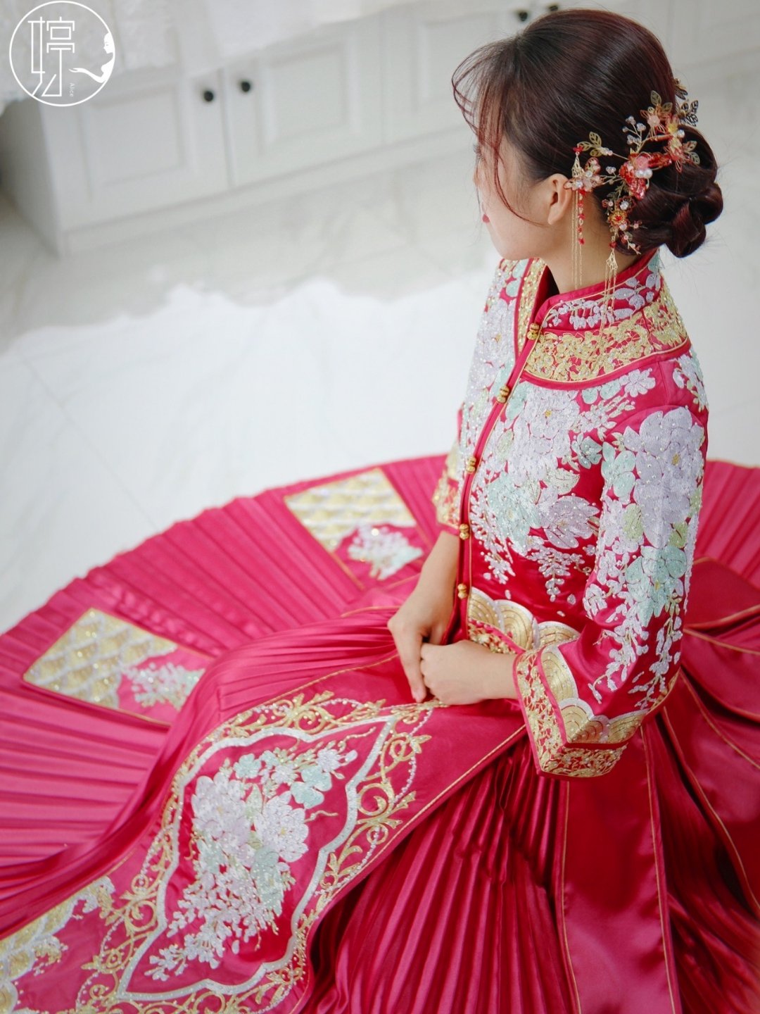 高性價比中式秀禾結(jié)婚禮服租賃