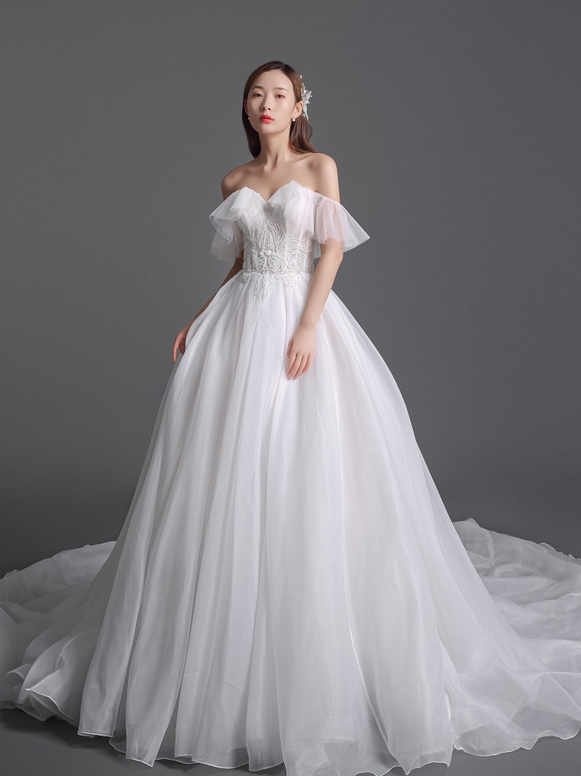 2021新款设计师品牌婚纱