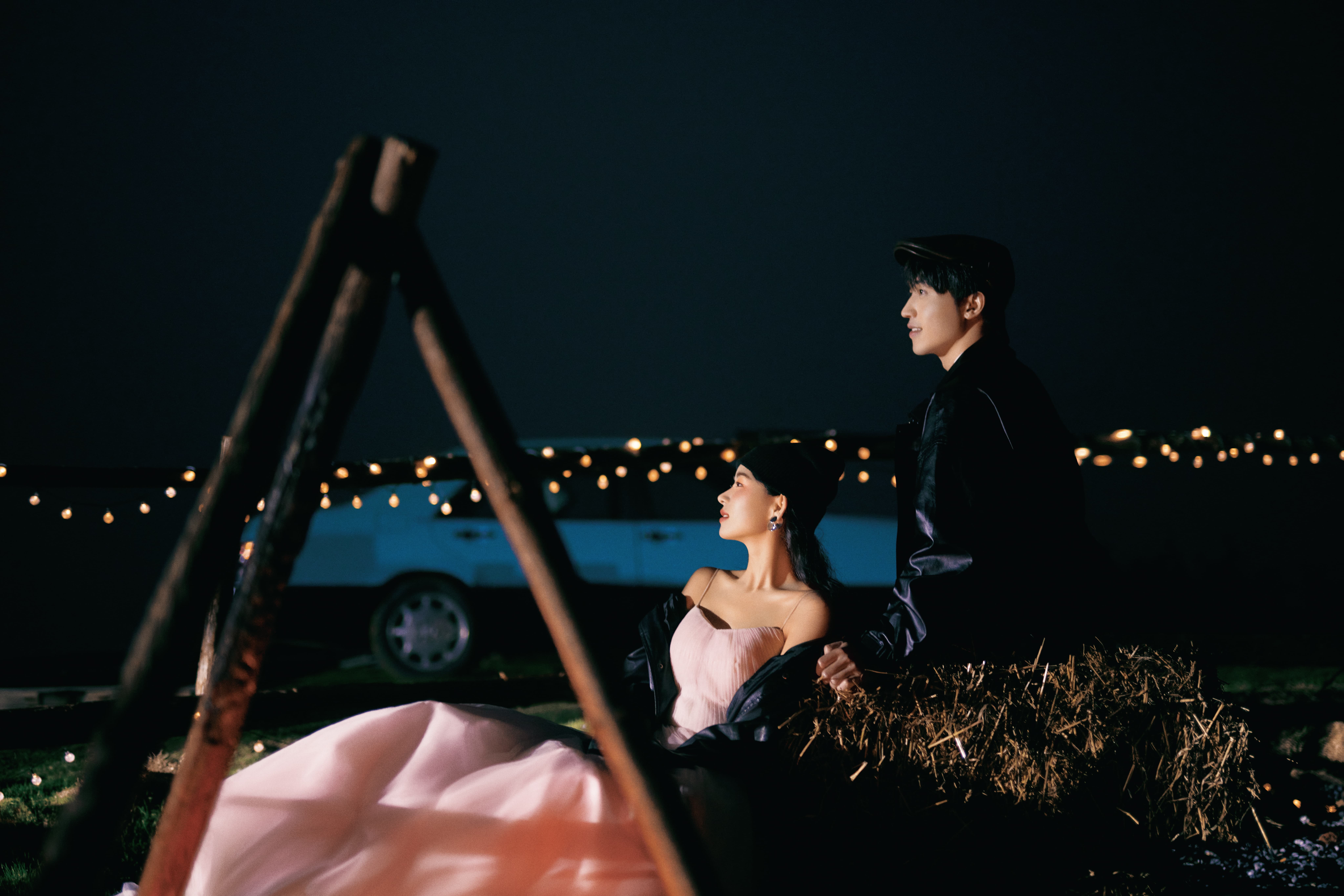 氛围感拉满的夜景婚纱照