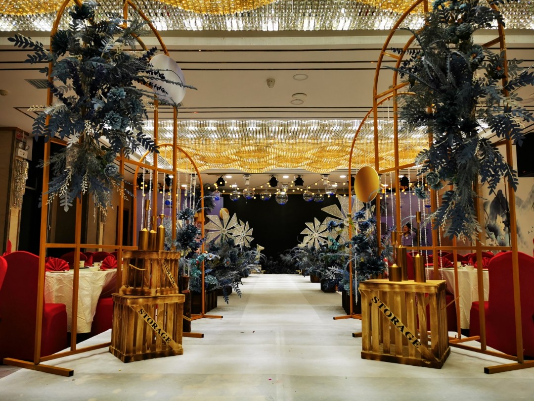 平凉新都酒店，雾霾色婚礼布场