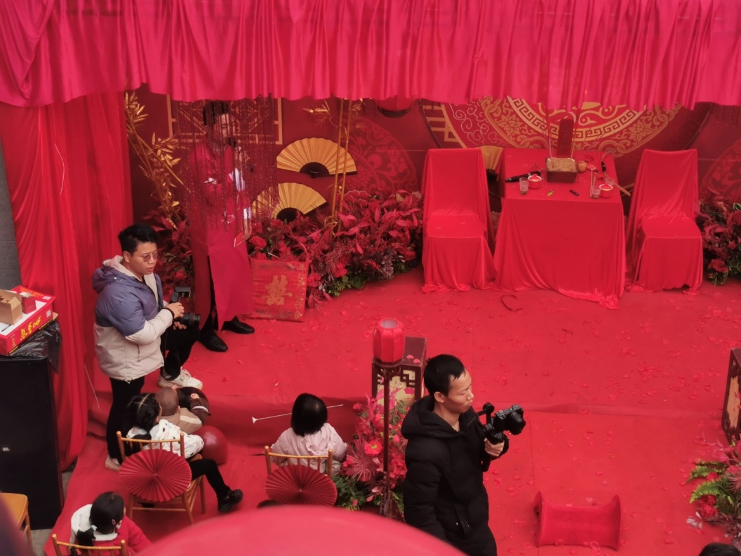 中式婚礼主持   音响师一名