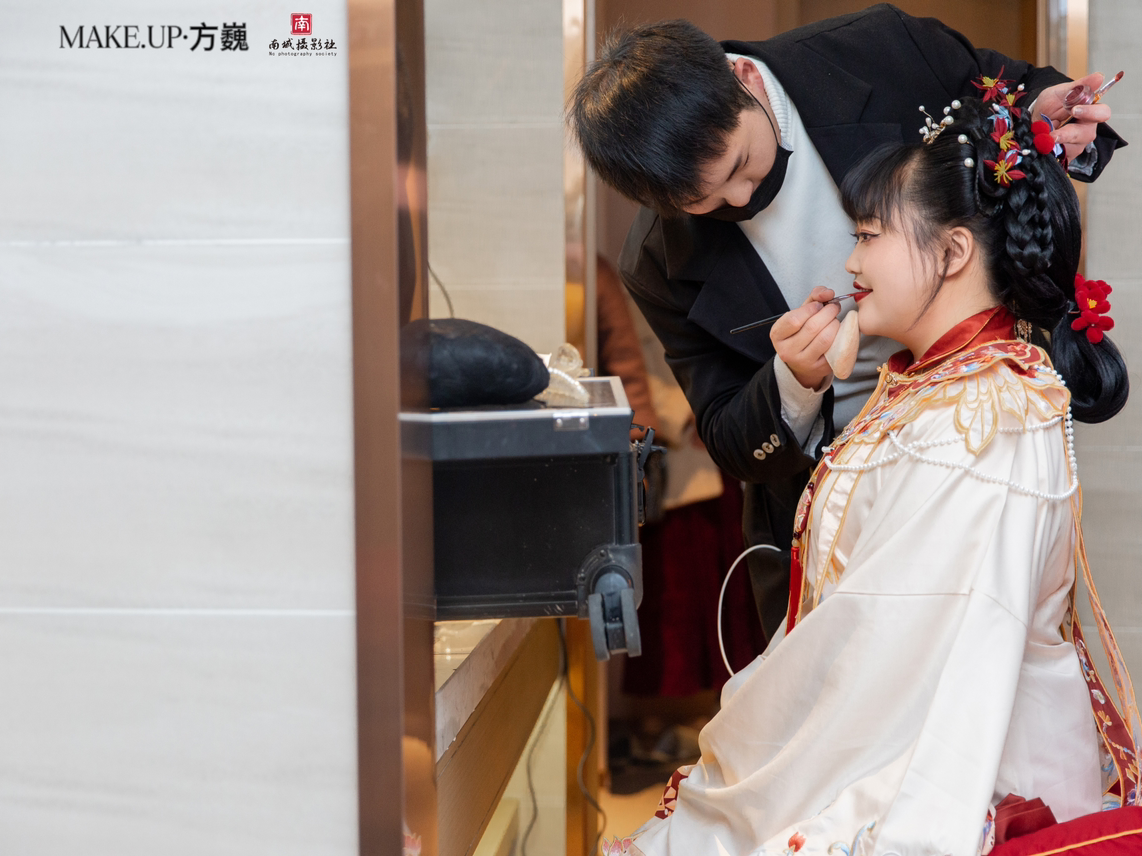 高级化妆造型师全天跟妆