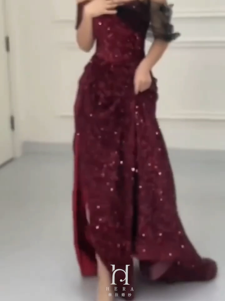 甜酷摩登 黑红交织的高贵礼服